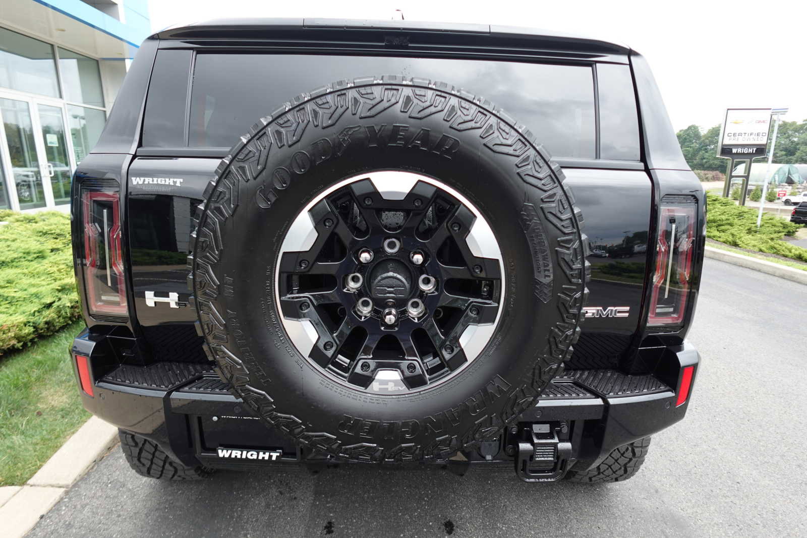 New 2024 GMC Hummer EV 2X w/ Extreme Off-Road Package image 4