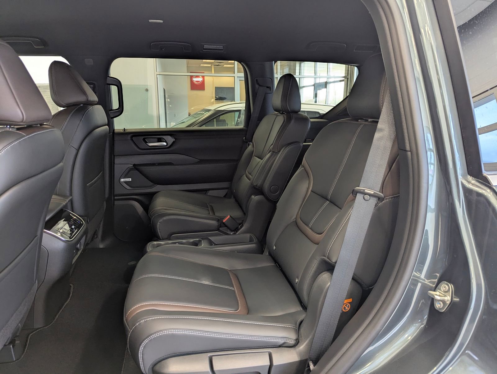 New 2025 Nissan Armada SL w/ Captain's Chari Seat Package image 10