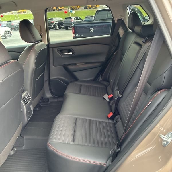 Used 2026 Nissan Rogue SV AWD/4WD image 49