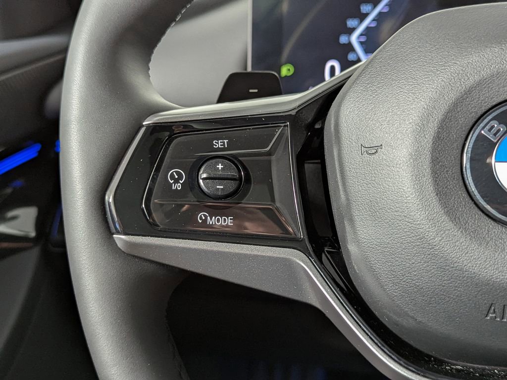 Used 2025 BMW 530i xDrive AWD/4WD image 32