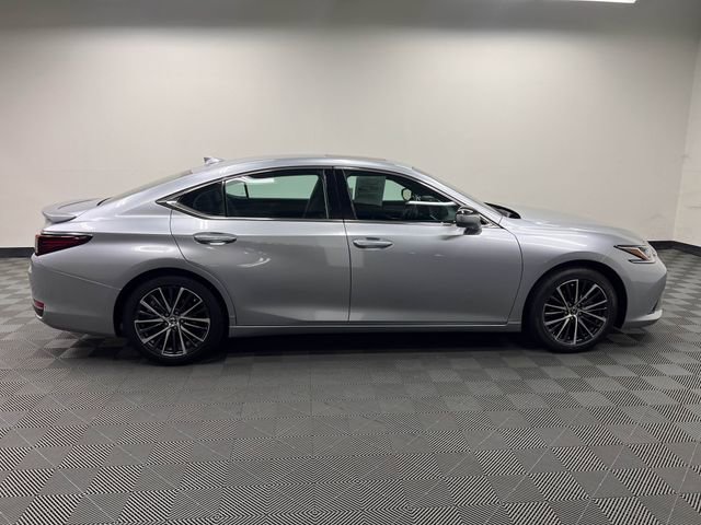 Used 2024 Lexus ES 300h w/ Premium Package image 4