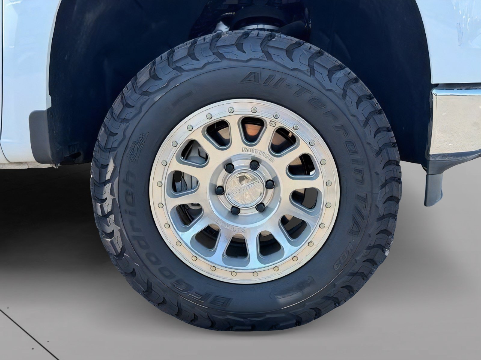 Used 2024 Chevrolet Silverado 1500 LT AWD/4WD image 9