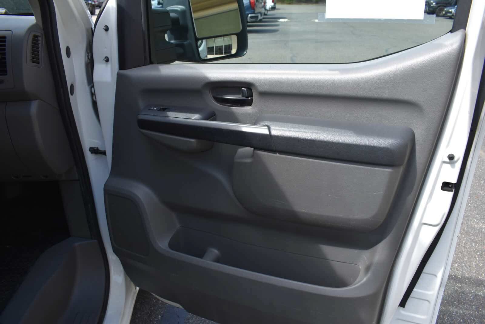 Used 2017 Nissan NV 3500 SL w/ Technology Package RWD image 43