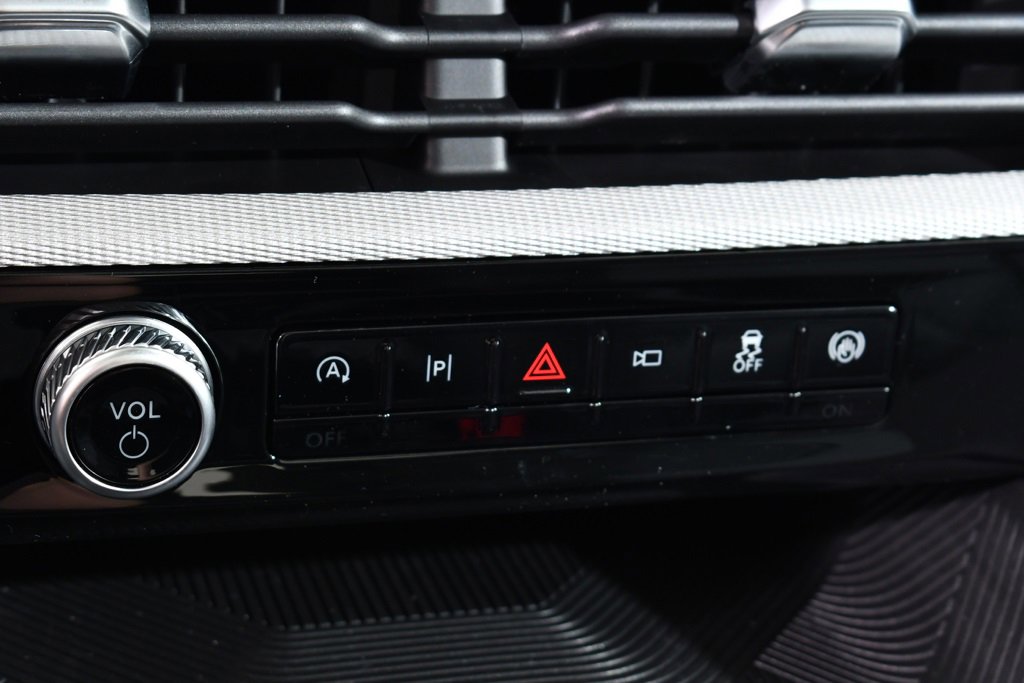 New 2025 Ford Explorer Active w/ Active Comfort Package image 30