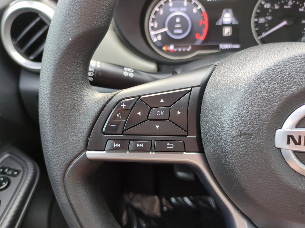 Certified 2020 Nissan Versa SV FWD image 17