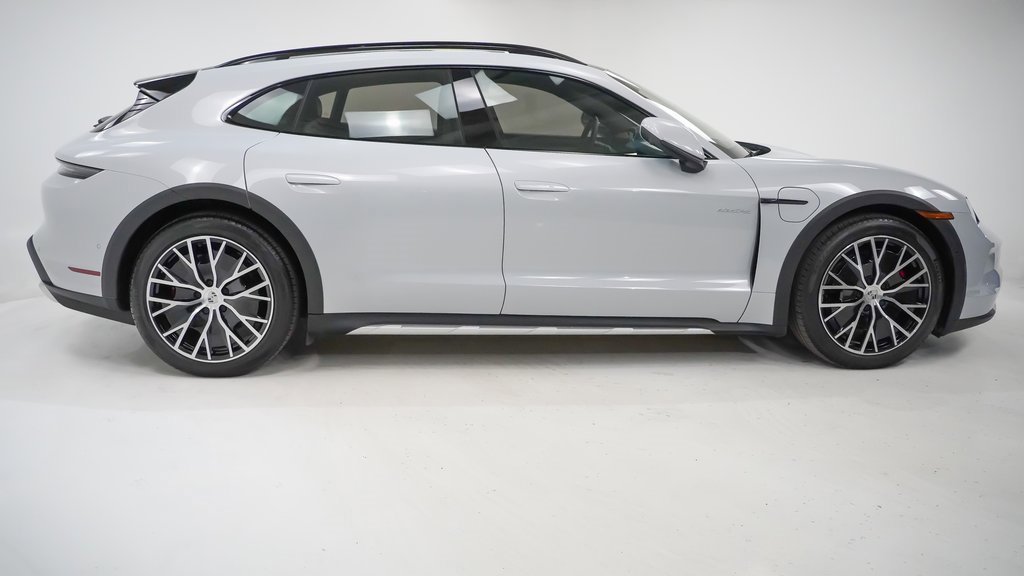 Certified 2025 Porsche Taycan 4S image 9