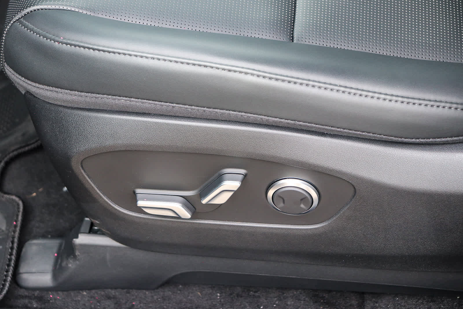 New 2026 Hyundai Ioniq 9 SEL image 25