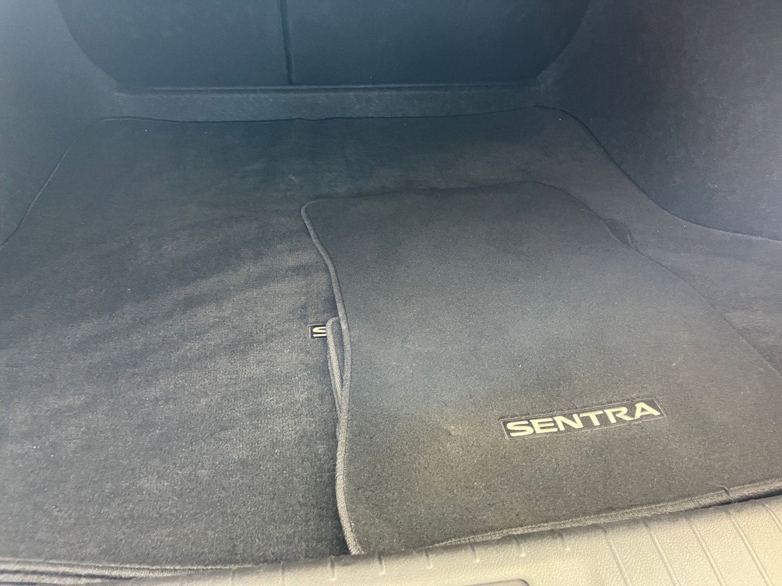 Used 2025 Nissan Sentra SV FWD image 31