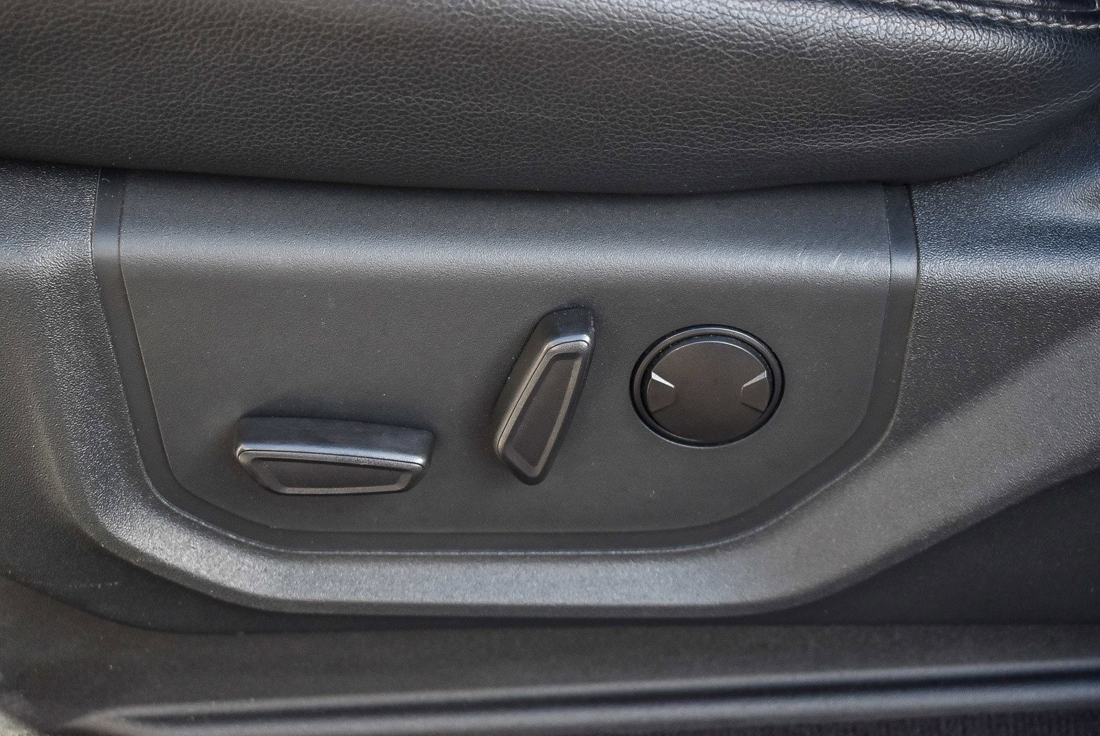 Used 2022 Ford F350 Lariat w/ FX4 Off-Road Package image 20