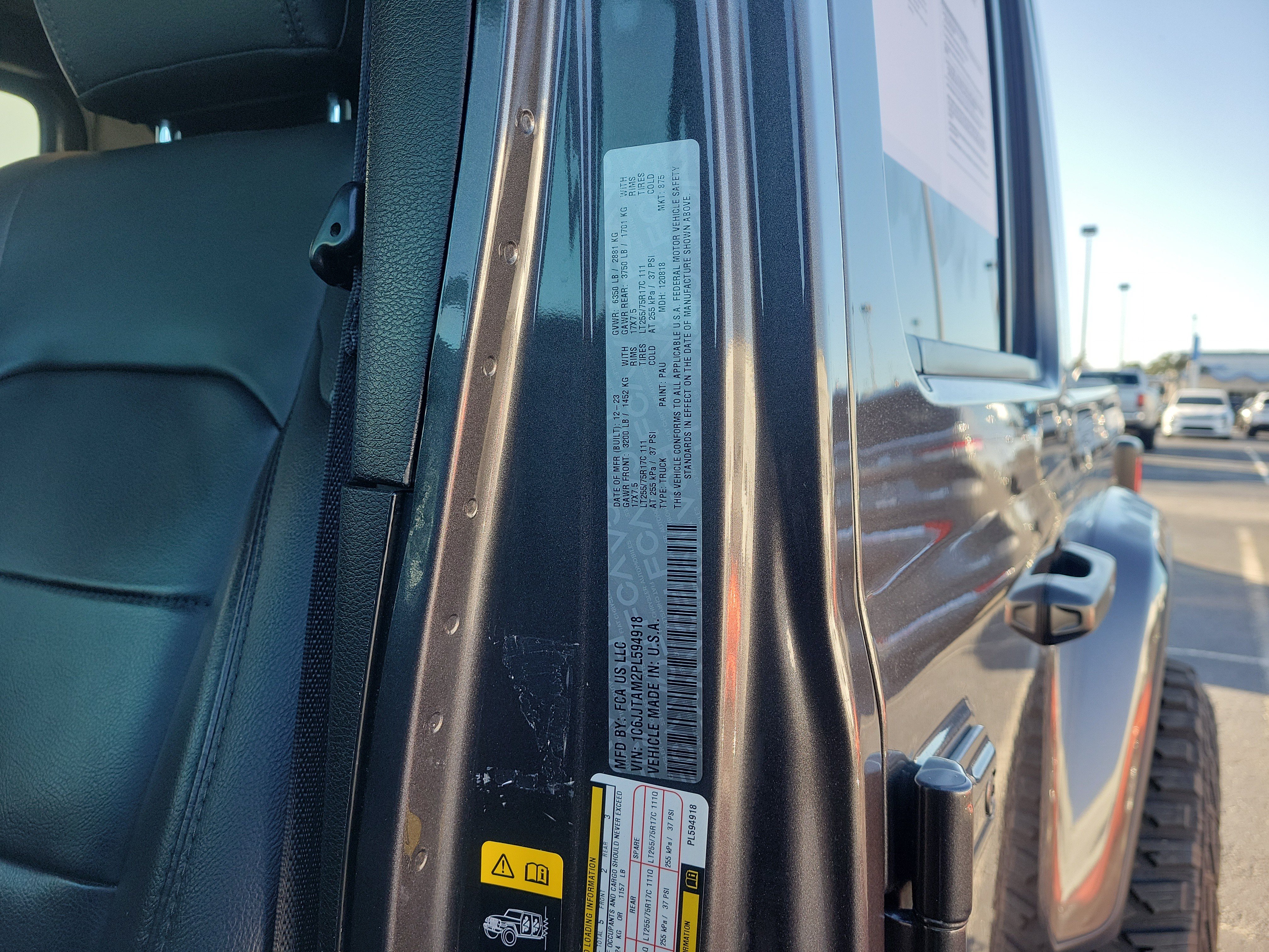 Used 2023 Jeep Gladiator Sport AWD/4WD image 32