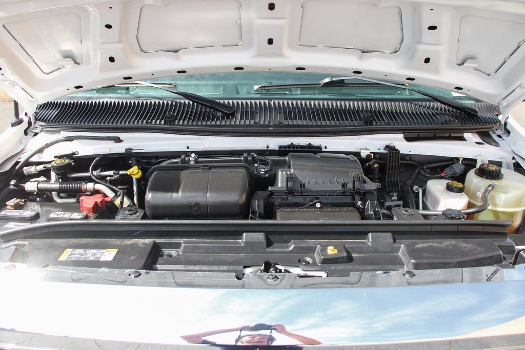 Used 2023 Ford E-450 and Econoline 450 Super Duty w/ Power Windows & Locks Group RWD image 16