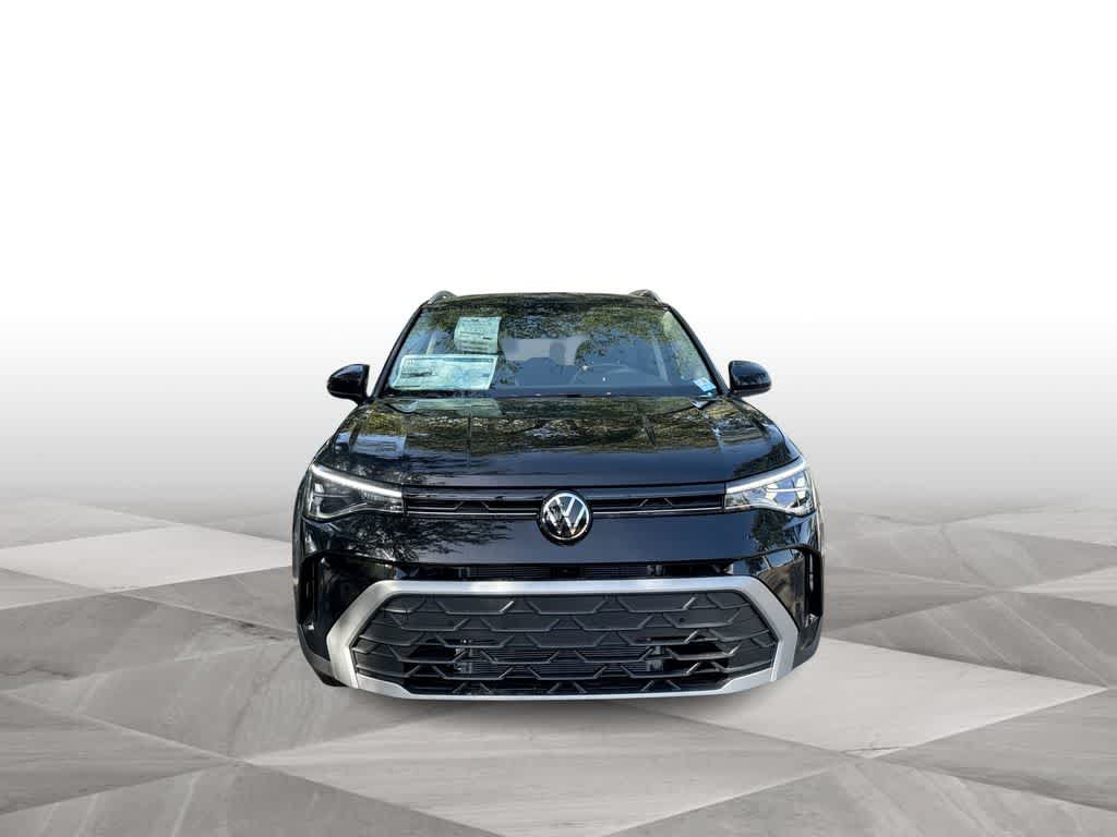 New 2026 Volkswagen Taos SE FWD image 3