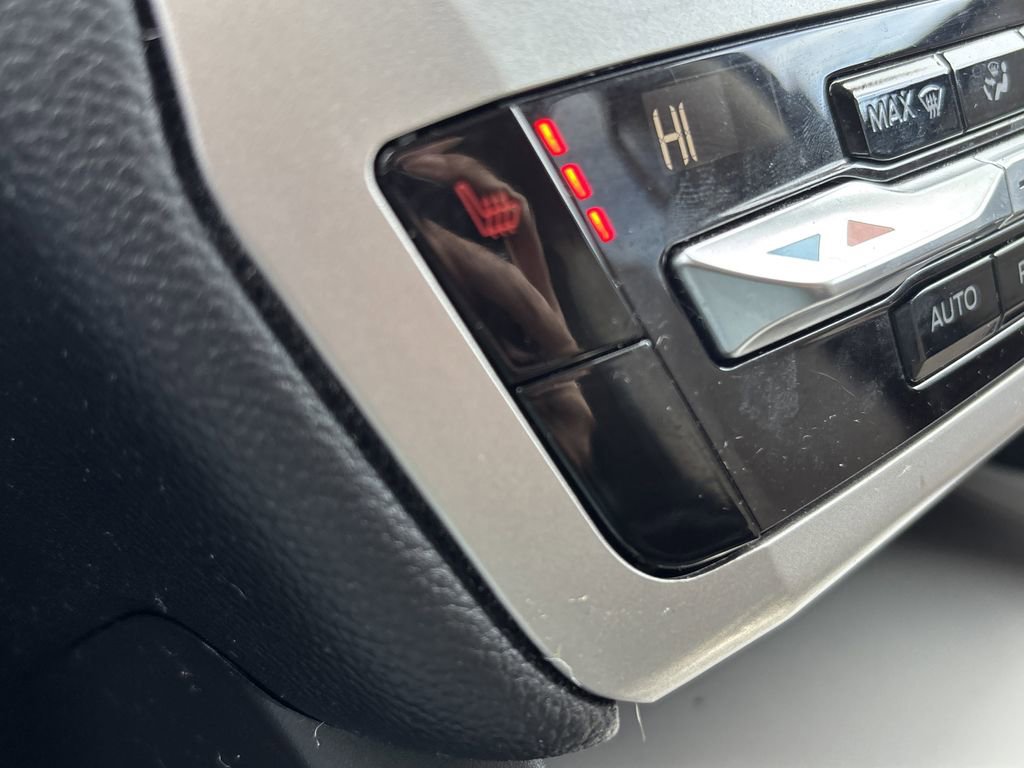 Used 2021 Ford Explorer XLT image 39