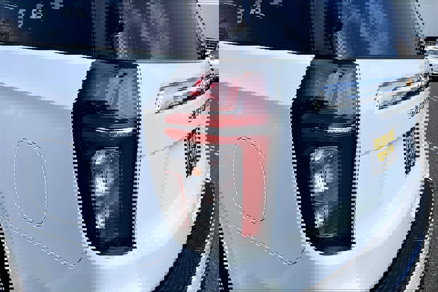 Used 2023 Chevrolet Suburban Premier image 28