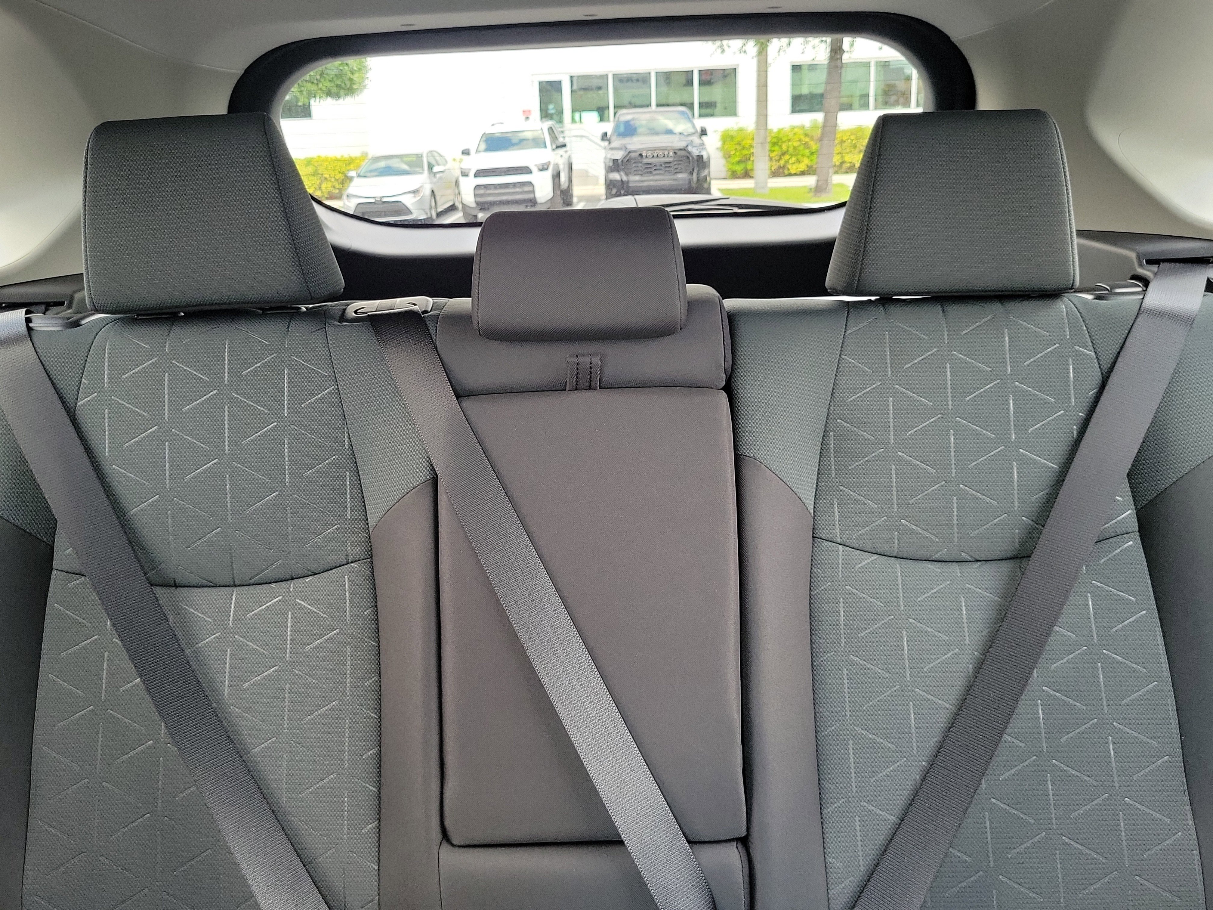 Used 2025 Toyota RAV4 XLE image 21