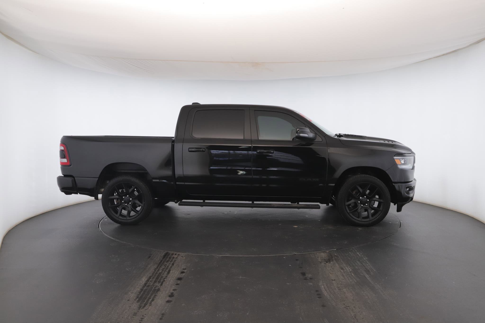 Used 2024 RAM 1500 Laramie AWD/4WD image 22