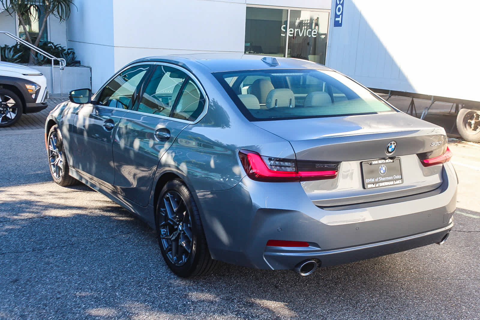 Used 2026 BMW 330i Sedan w/ Premium Package RWD image 6