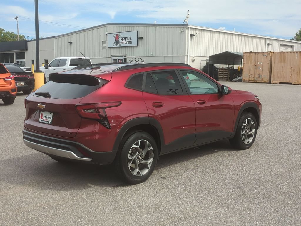 Used 2024 Chevrolet Trax LT FWD image 5