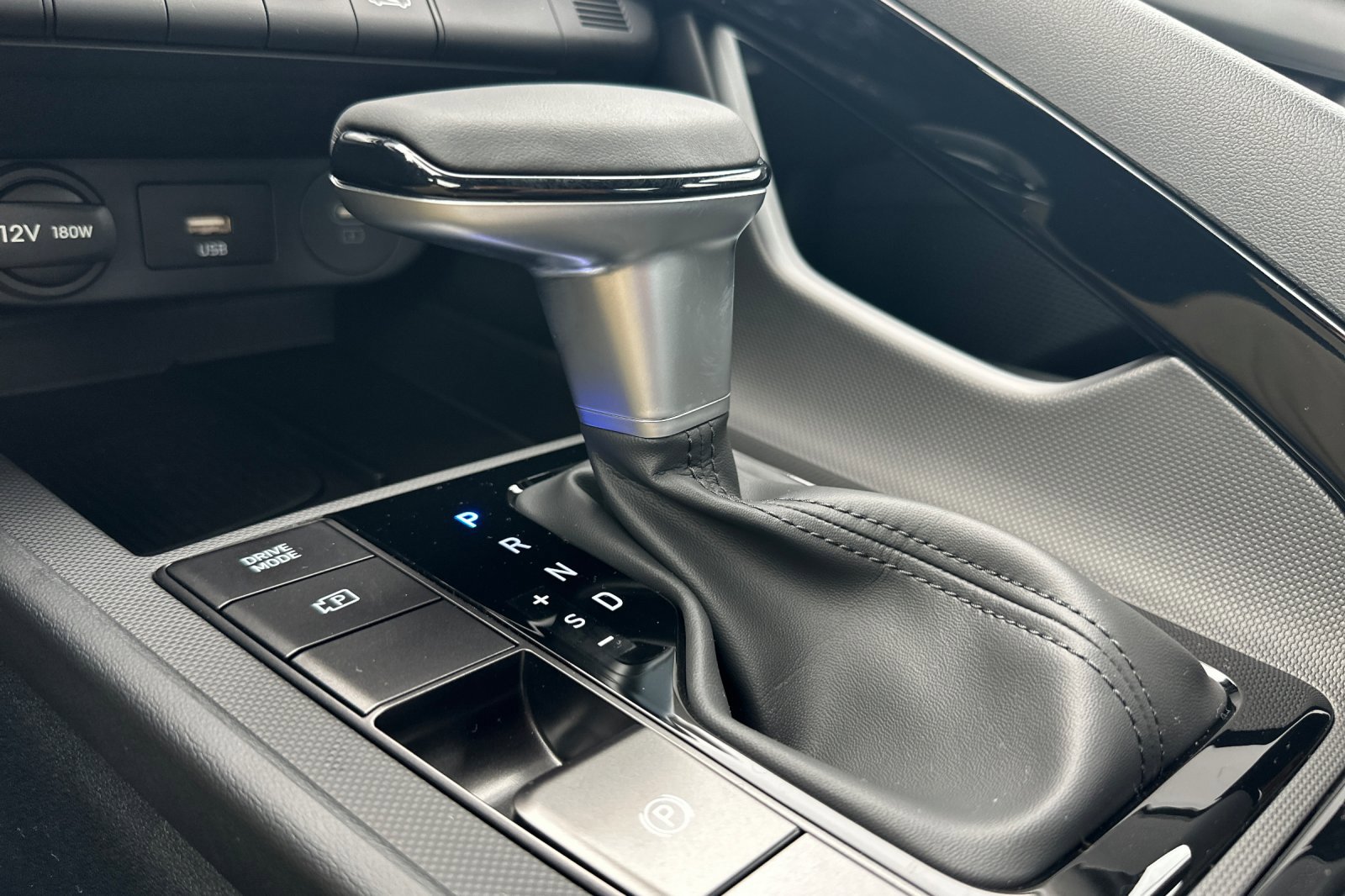 New 2026 Hyundai Elantra Sport FWD image 21