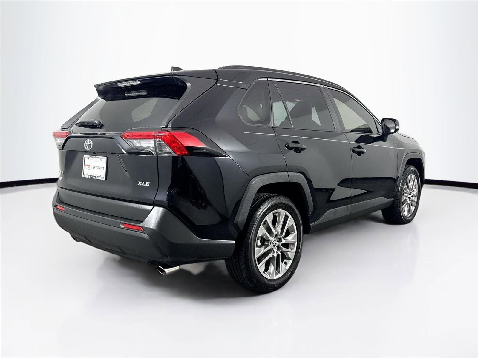 Used 2020 Toyota RAV4 XLE Premium FWD image 2