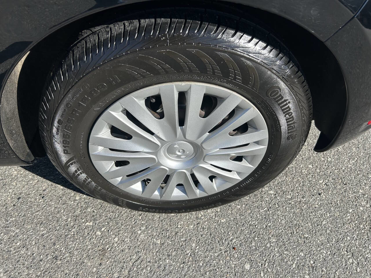 Used 2010 Volkswagen Golf 2-Door image 9