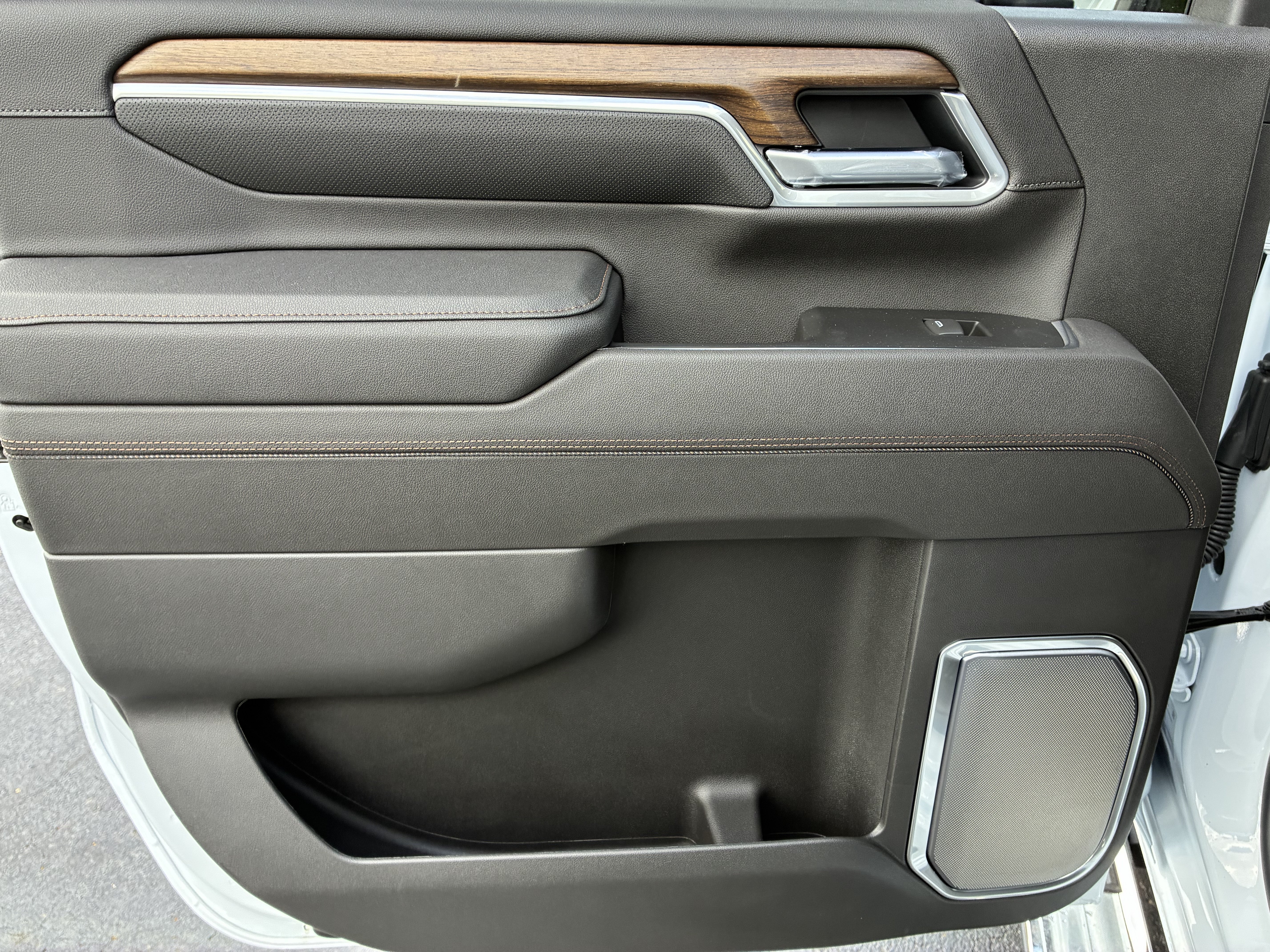 New 2026 Chevrolet Silverado 3500 High Country w/ High Country Premium Package AWD/4WD image 18