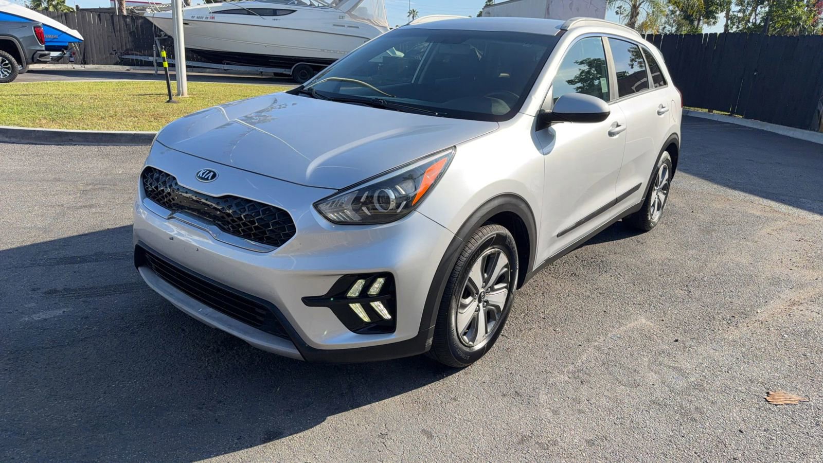 Used 2020 Kia Niro LX FWD image 4