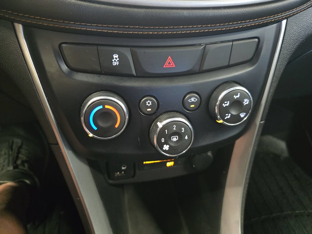 Used 2019 Chevrolet Trax LS AWD/4WD image 25