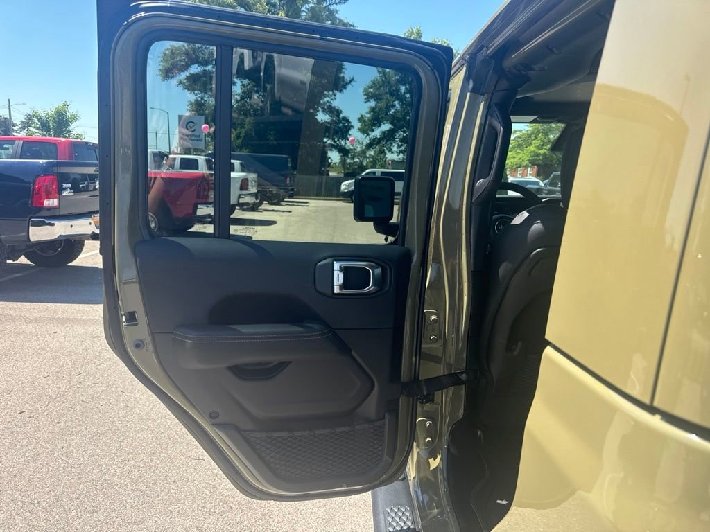 New 2026 Jeep Gladiator Sport AWD/4WD image 13
