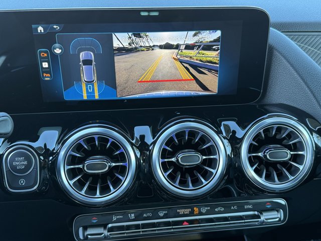 New 2026 Mercedes-Benz GLA 35 AMG 4MATIC image 10