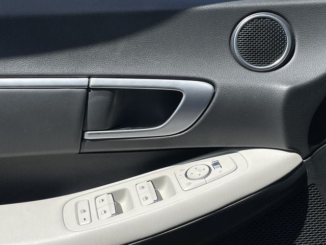 Used 2025 Hyundai Sonata SEL FWD image 22
