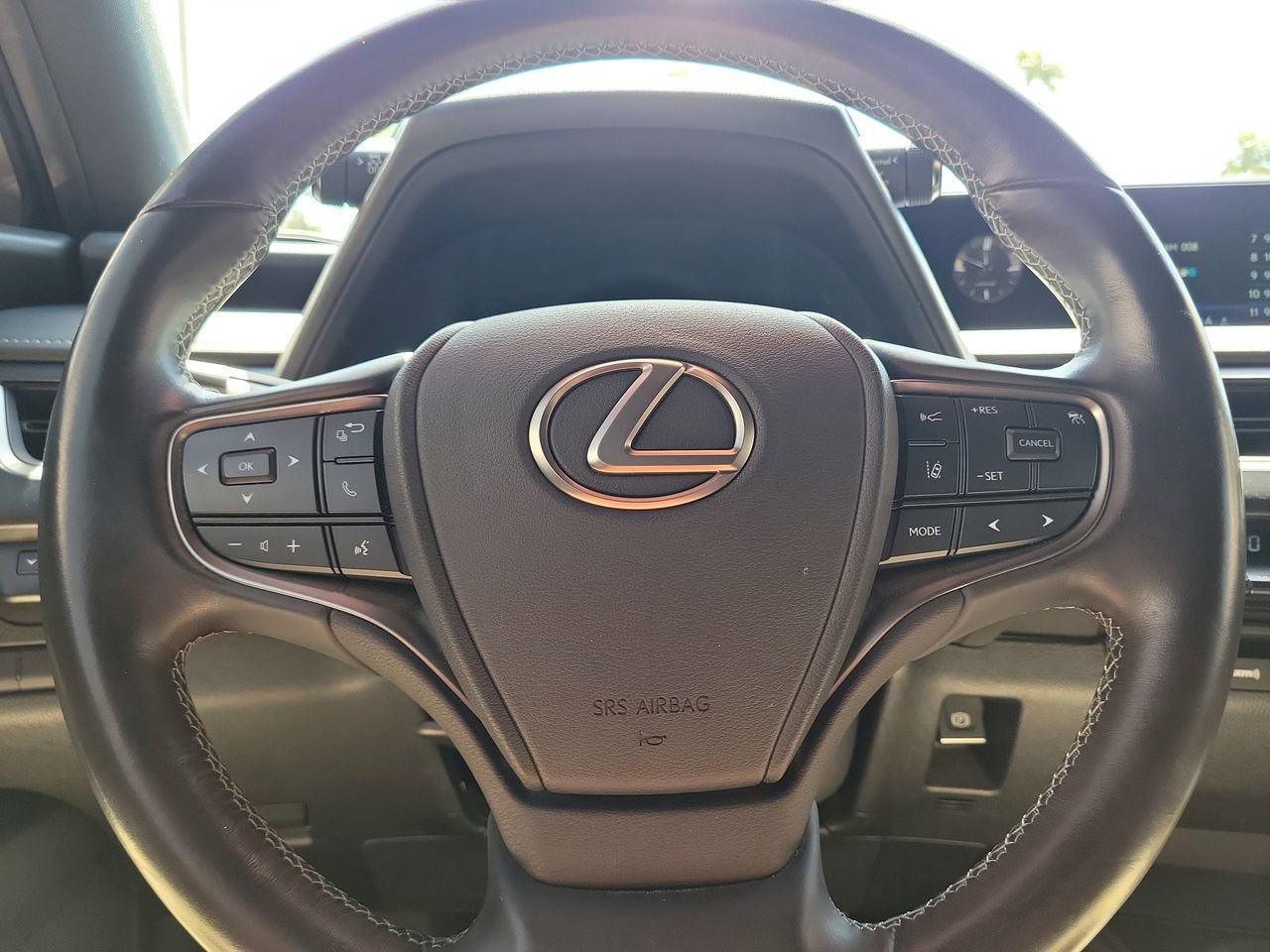 Used 2021 Lexus UX 200 image 31