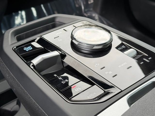 Used 2026 BMW iX xDrive60 w/ M Sport Package image 27