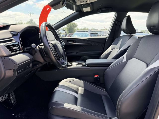 Used 2025 Toyota Camry SE FWD image 16