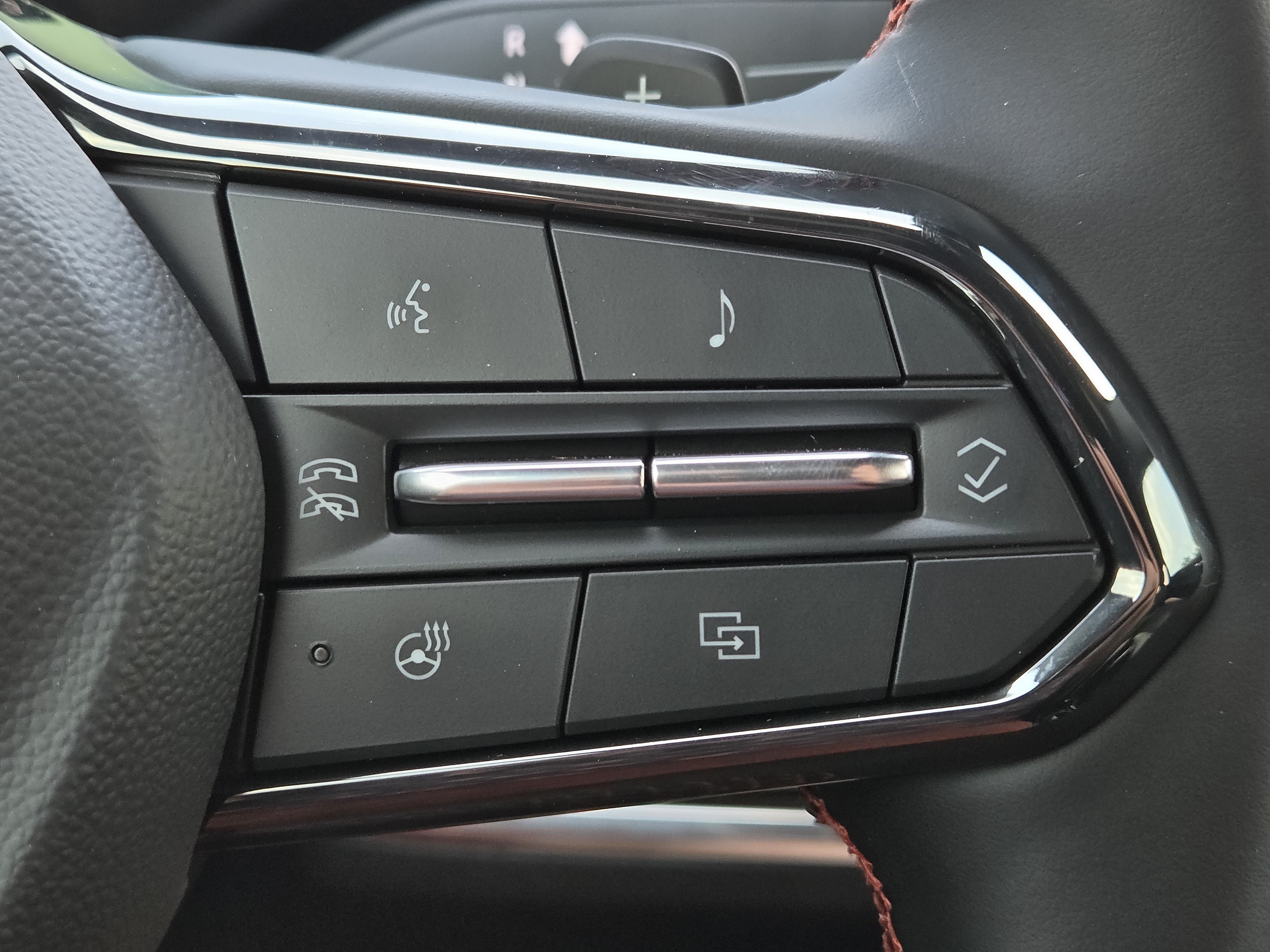 New 2027 Chevrolet Equinox RS w/ Convenience Package III FWD image 18