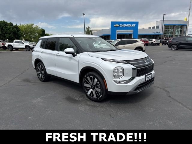 Used 2025 Mitsubishi Outlander SE AWD/4WD image 1