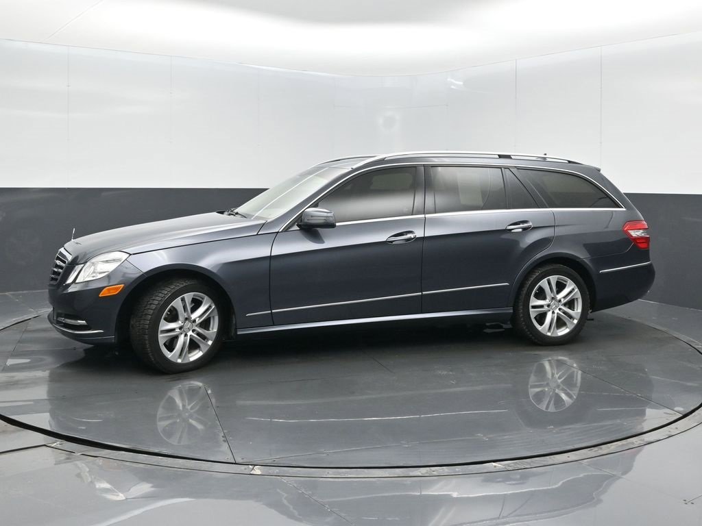 Used 2011 Mercedes-Benz E 350 4MATIC Wagon image 4