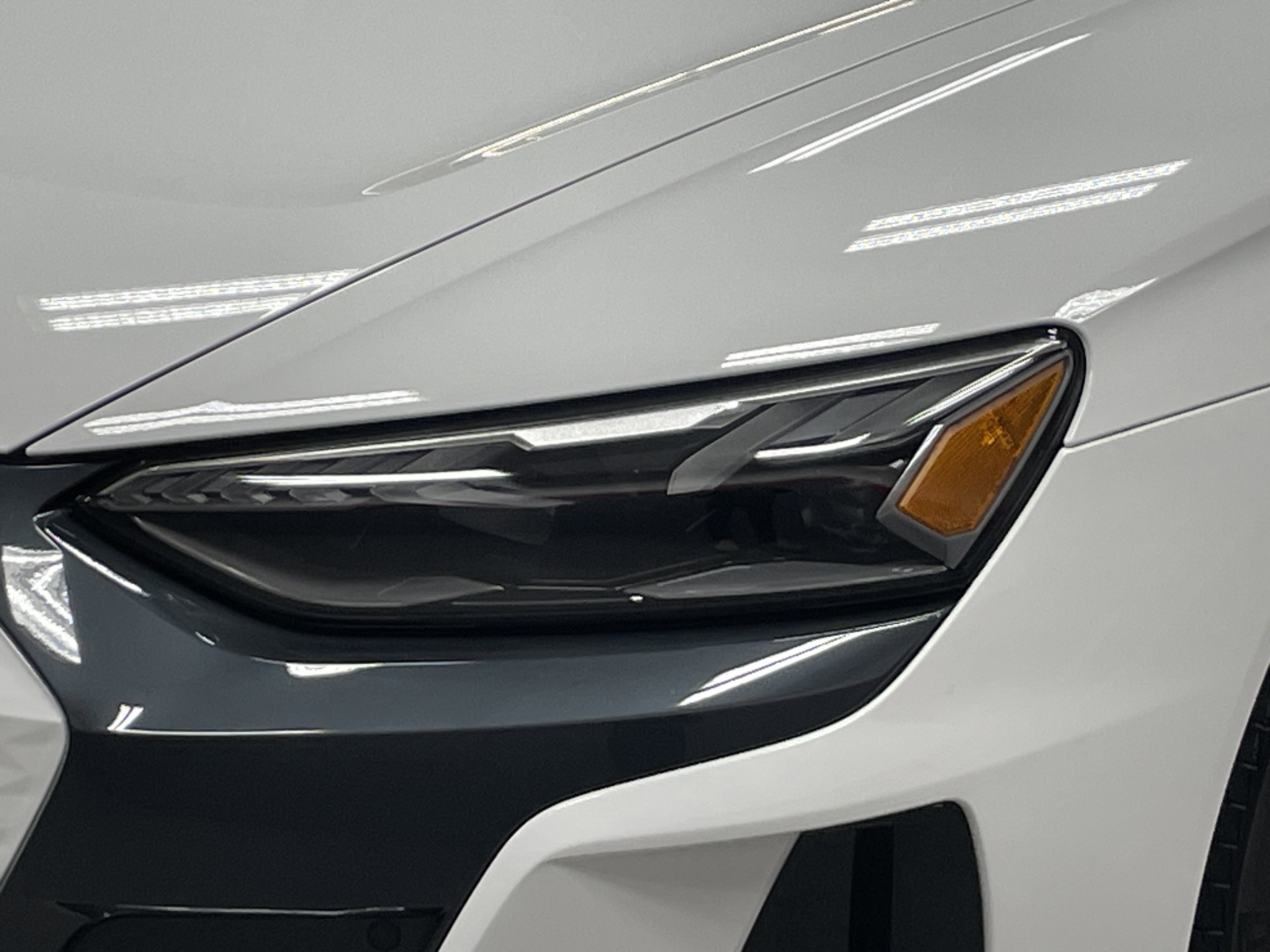 Used 2023 Audi e-tron GT Premium Plus image 8