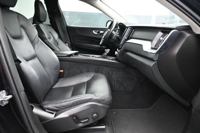 Used 2020 Volvo XC60 T5 Momentum AWD/4WD image 22