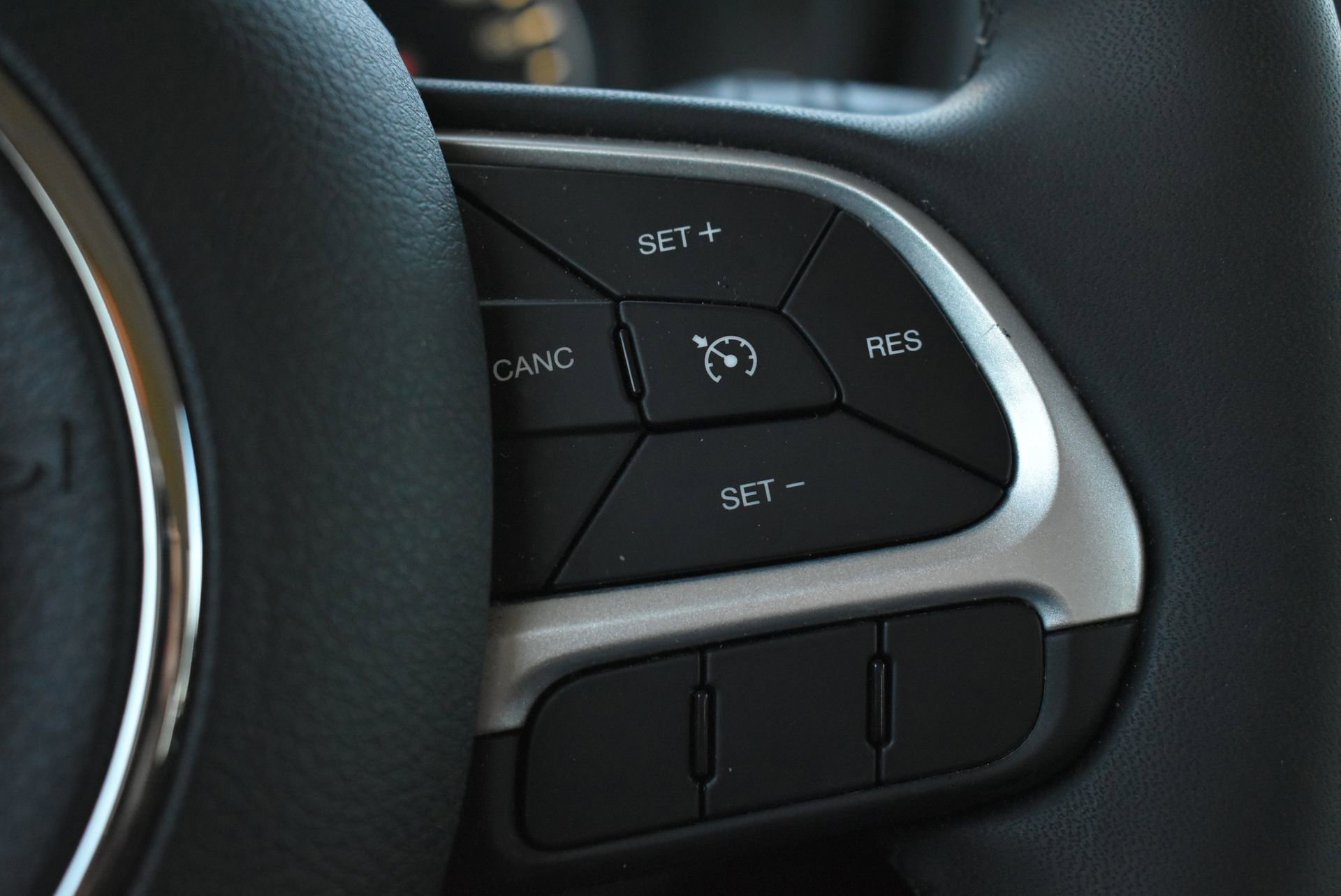Used 2019 Jeep Renegade Latitude FWD image 20