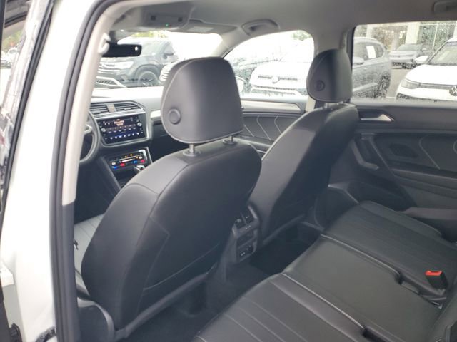 Certified 2023 Volkswagen Tiguan SE image 9