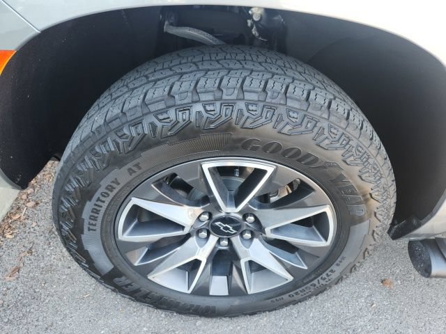 Used 2024 Chevrolet Tahoe Z71 w/ Luxury Package AWD/4WD image 18