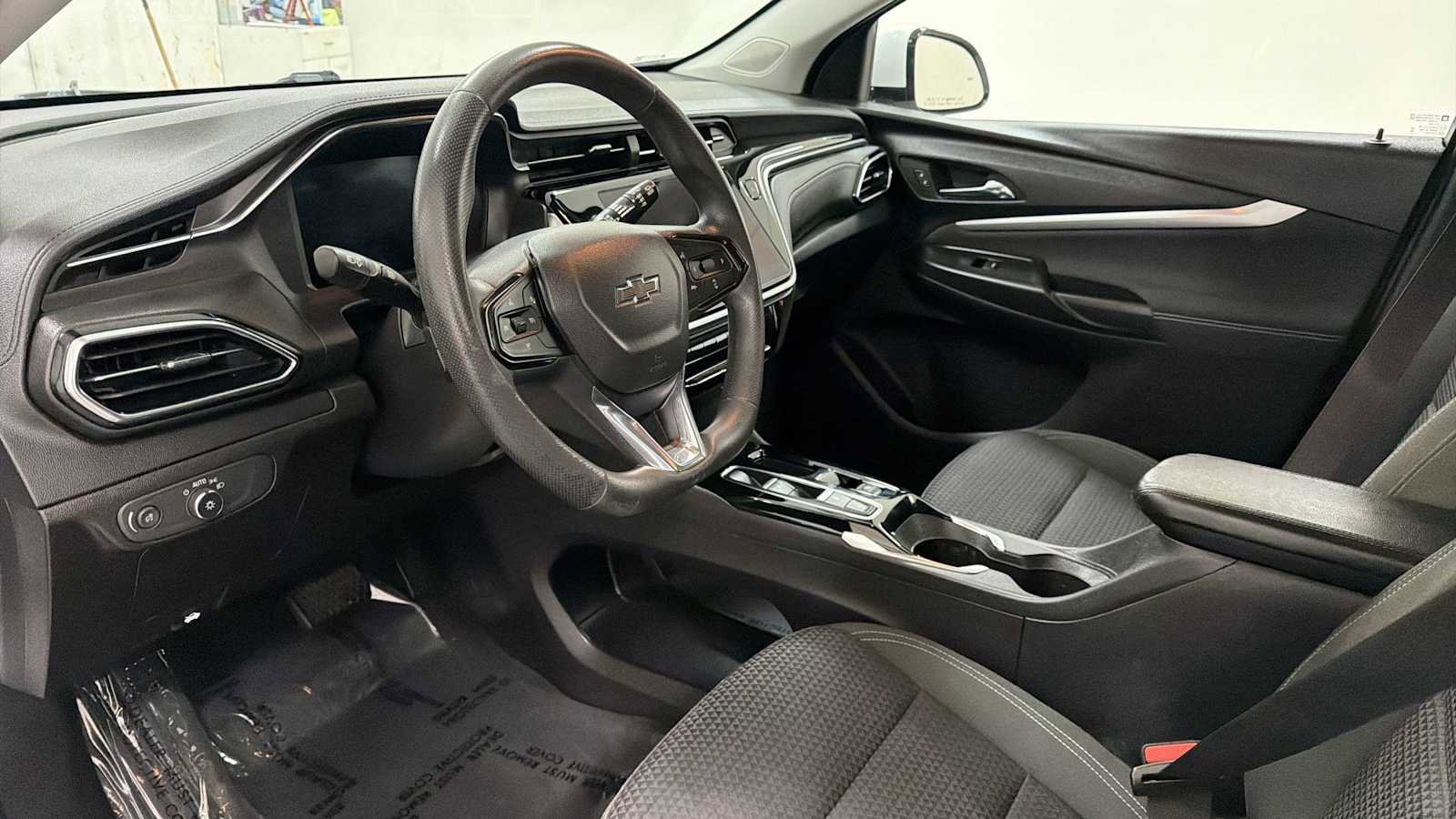 Used 2023 Chevrolet Bolt EUV LT w/ Driver Confidence Package FWD image 12