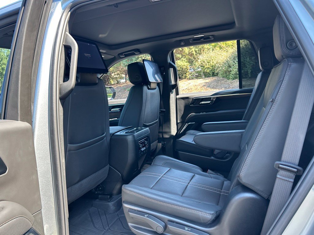 Used 2025 Chevrolet Tahoe High Country AWD/4WD image 47