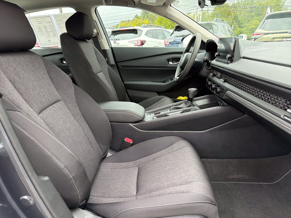 Used 2025 Honda Accord SE image 34