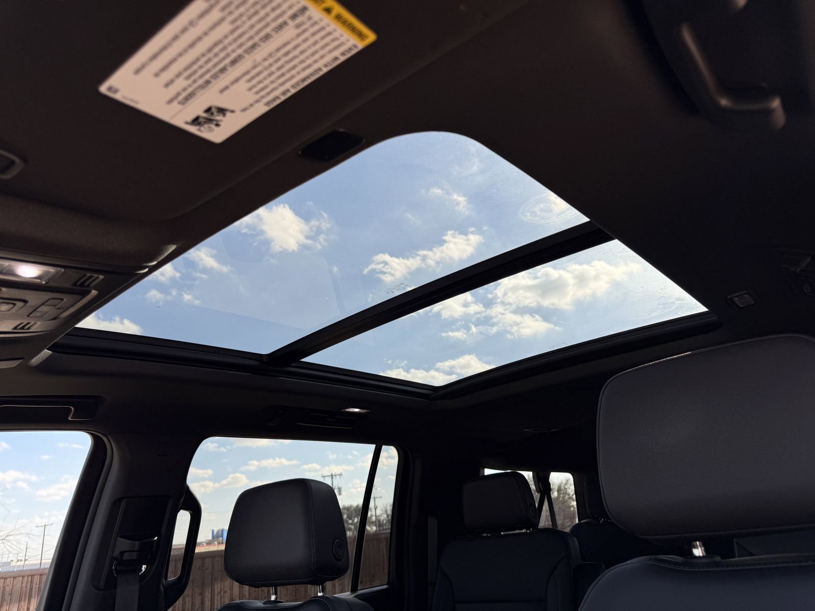 Used 2024 Chevrolet Suburban Z71 w/ Luxury Package image 25