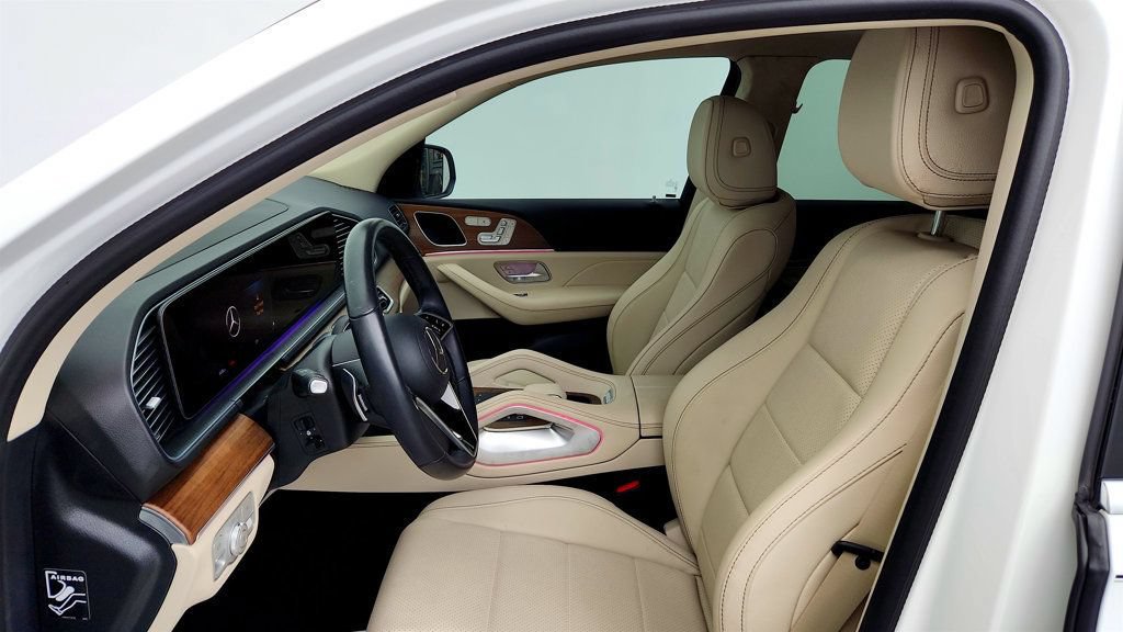 Used 2025 Mercedes-Benz GLE 450e 4MATIC w/ Winter Package image 19