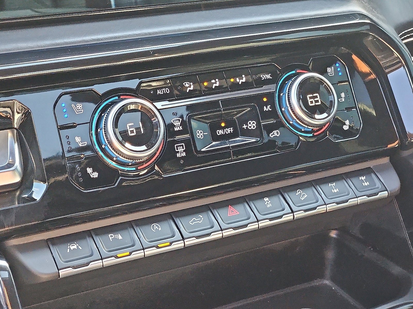 Used 2022 GMC Sierra 1500 AT4X image 16