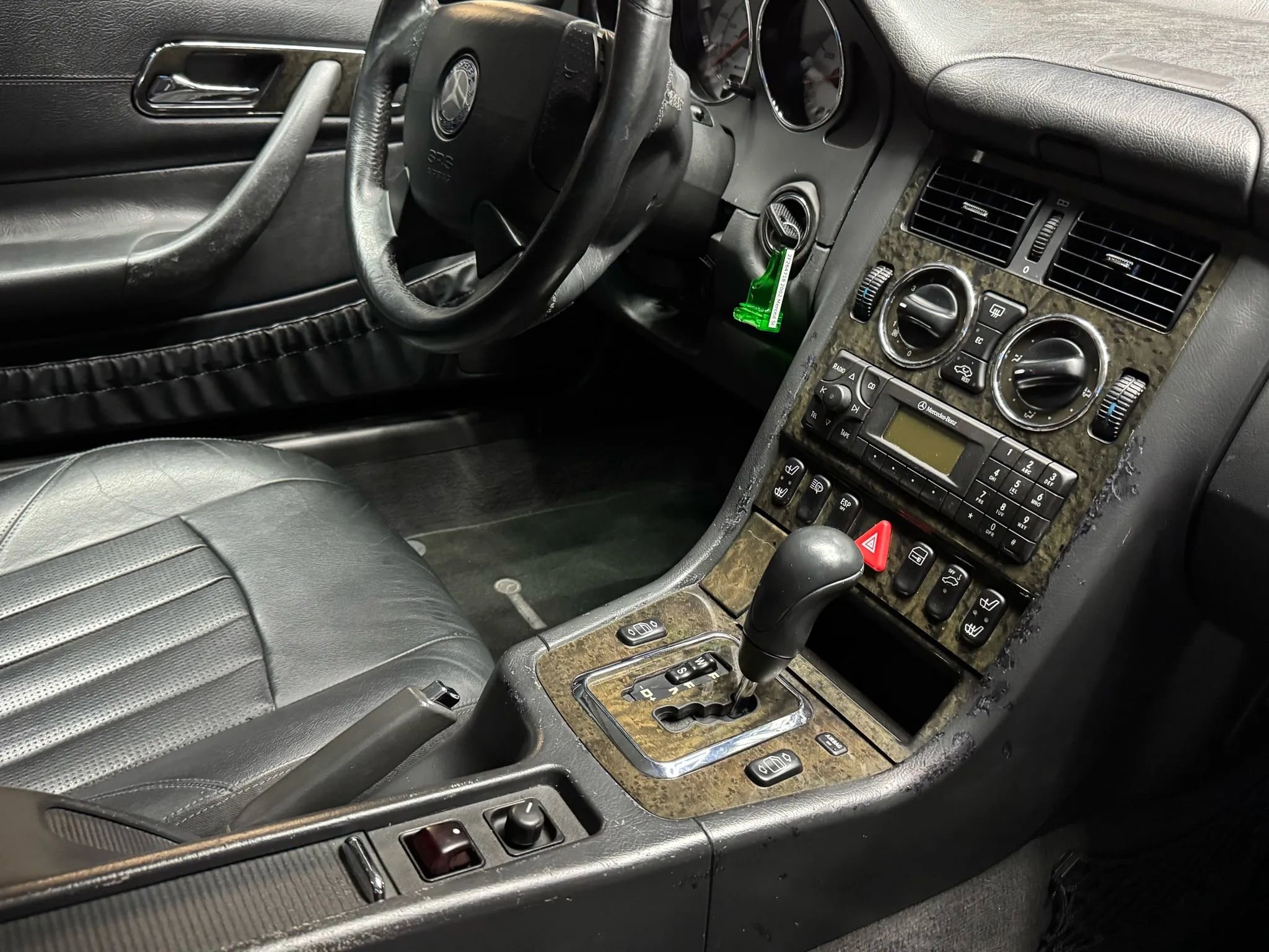 Used 2002 Mercedes-Benz SLK 32 AMG image 27