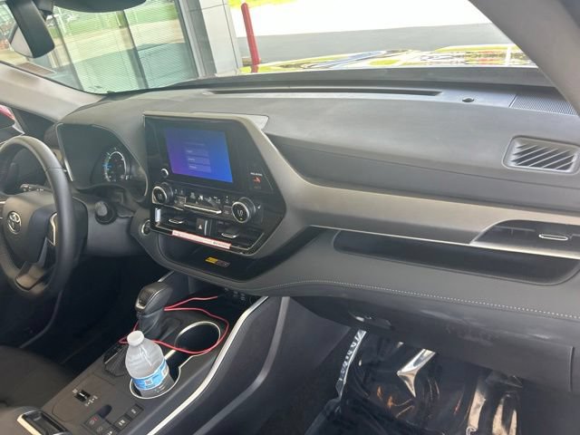 Used 2026 Toyota Highlander XLE AWD/4WD image 13